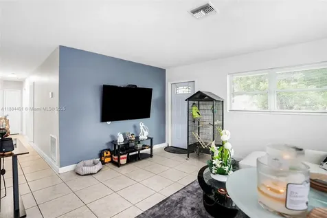 621 SW 50th Terrace Margate FL 33068