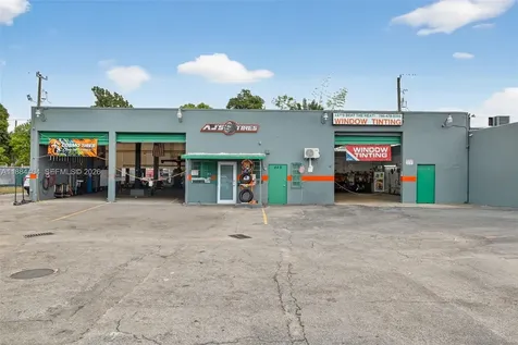 449 E Okeechobee Road Hialeah FL 33010