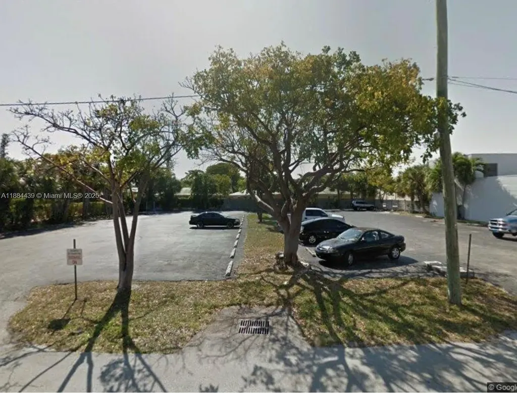 929 NE 17th Way Fort Lauderdale FL 33304