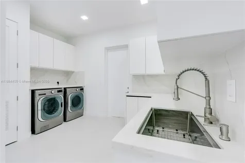 6401 SW 84th Street Miami FL 33143