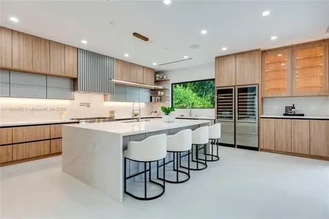 6401 SW 84th Street Miami FL 33143