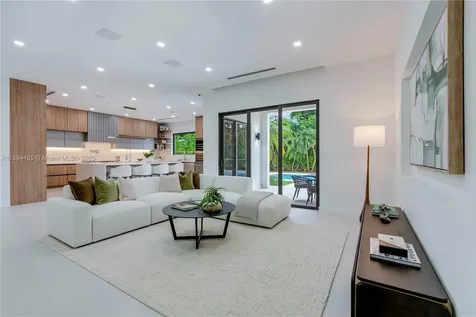 6401 SW 84th Street Miami FL 33143