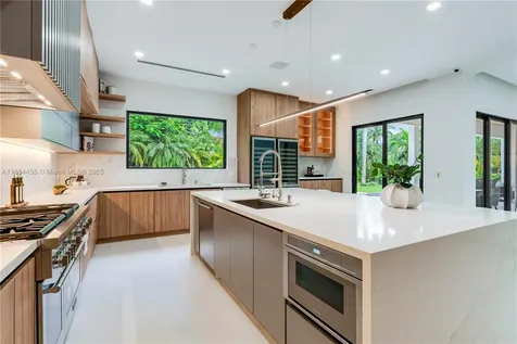 6401 SW 84th Street Miami FL 33143