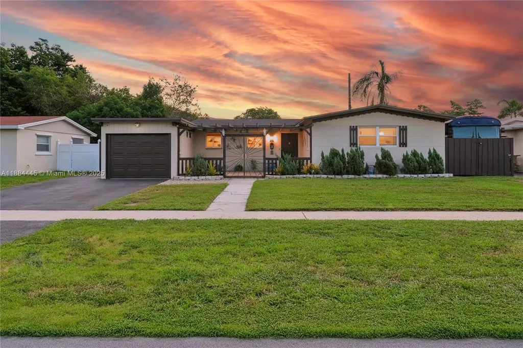 421 SW 64th Way Pembroke Pines FL 33023