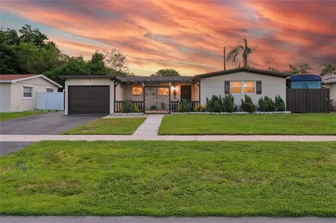 421 SW 64th Way Pembroke Pines FL 33023