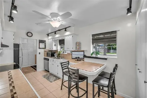 421 SW 64th Way Pembroke Pines FL 33023
