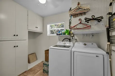 421 SW 64th Way Pembroke Pines FL 33023