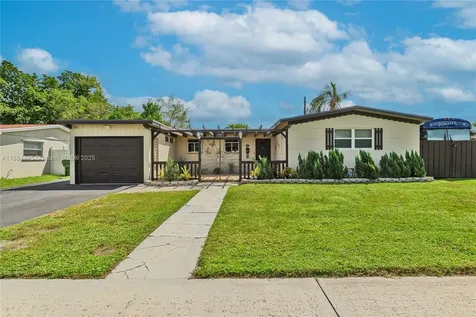 421 SW 64th Way Pembroke Pines FL 33023