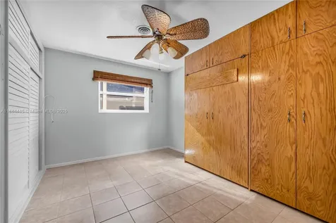 421 SW 64th Way Pembroke Pines FL 33023