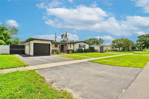 421 SW 64th Way Pembroke Pines FL 33023