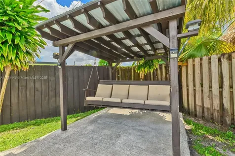 421 SW 64th Way Pembroke Pines FL 33023