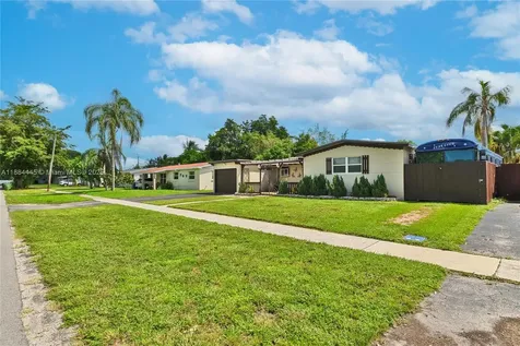 421 SW 64th Way Pembroke Pines FL 33023