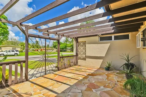 421 SW 64th Way Pembroke Pines FL 33023