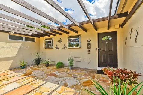 421 SW 64th Way Pembroke Pines FL 33023