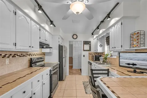 421 SW 64th Way Pembroke Pines FL 33023