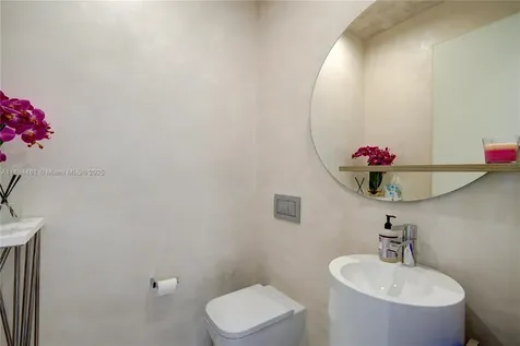 18501 Collins Avenue Sunny Isles Beach FL 33160