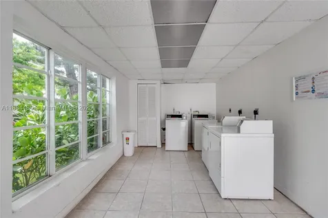 1241 14th Street Miami Beach FL 33139