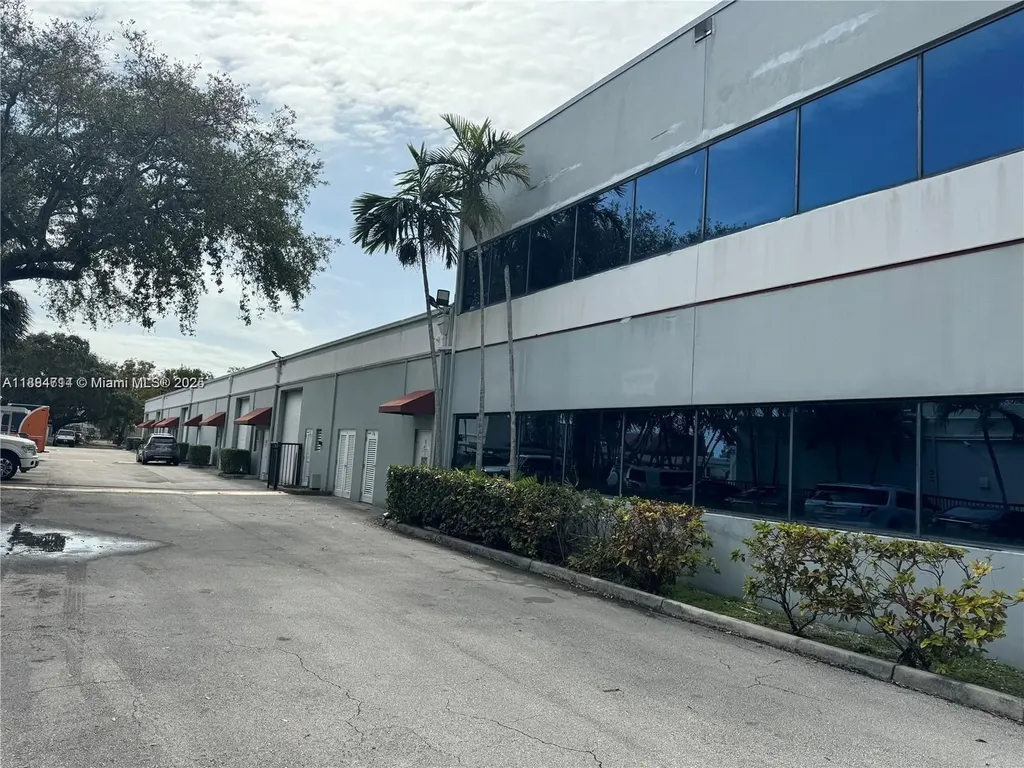 2870 Stirling Road Hollywood FL 33020