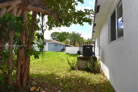 830 NW 19th Terrace Fort Lauderdale FL 33311