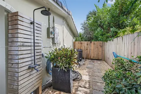 2833 NW 10th Avenue Wilton Manors FL 33311