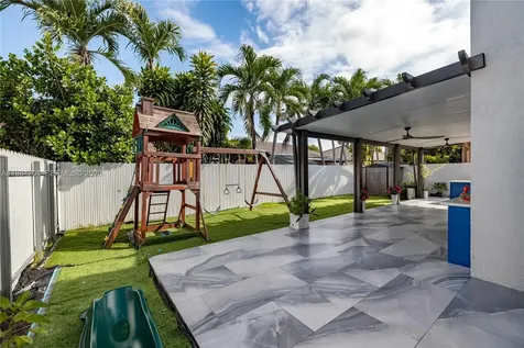 15981 SW 54th Terrace Miami FL 33185