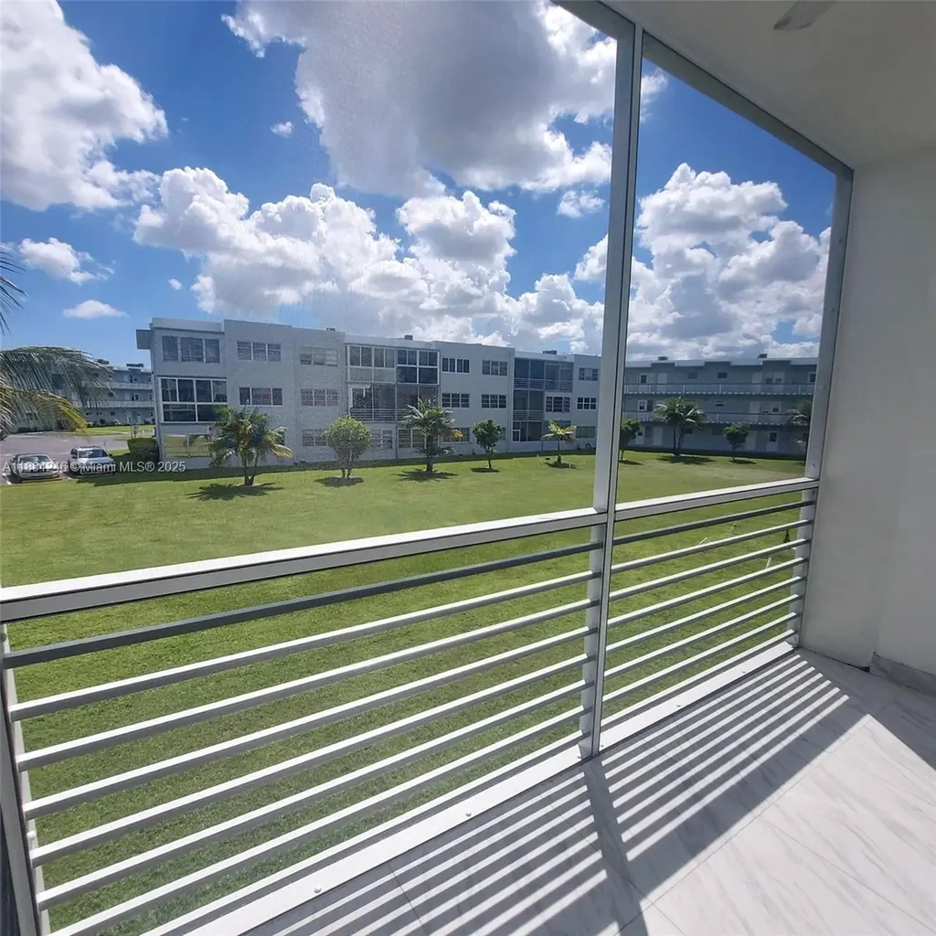 2300 Park Lane Hollywood FL 33021