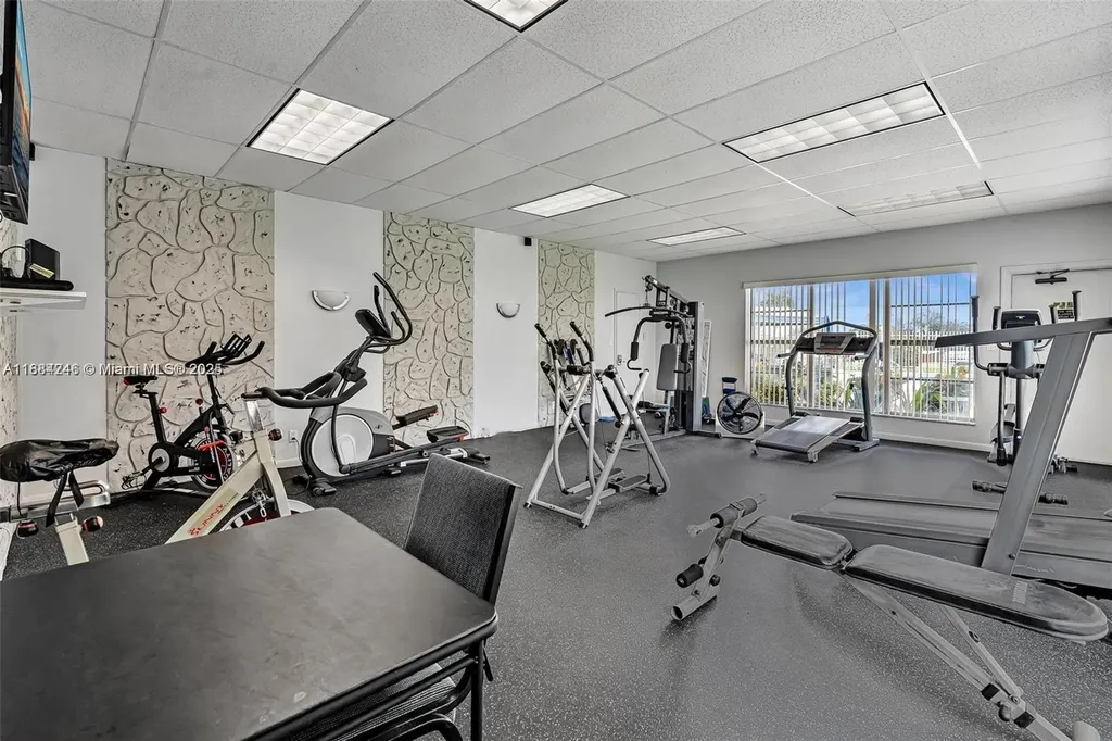 2300 Park Lane Hollywood FL 33021
