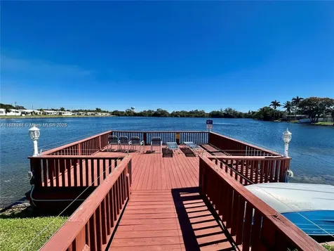 2300 Park Lane Hollywood FL 33021