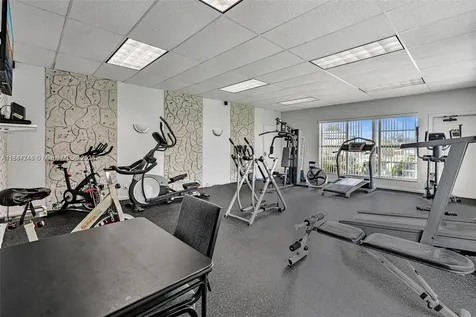 2300 Park Lane Hollywood FL 33021