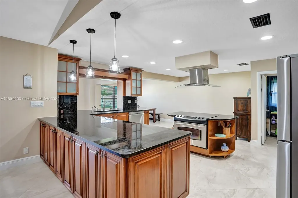 10419 NW 1st Place Coral Springs FL 33071