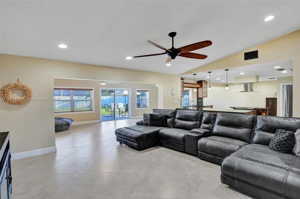 10419 NW 1st Place Coral Springs FL 33071