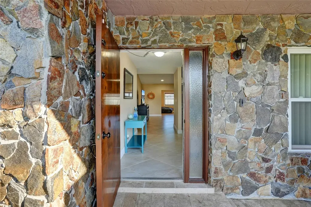 10419 NW 1st Place Coral Springs FL 33071