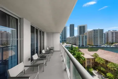 Hallandale Beach FL 33009