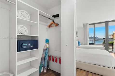 Hallandale Beach FL 33009