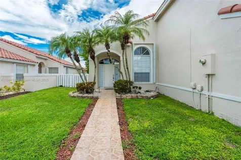 1036 NW 187th Avenue Pembroke Pines FL 33029