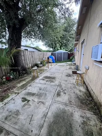 955 SW 75th Avenue Miami FL 33144