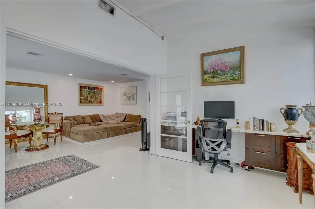 2601 NE 11th Court Fort Lauderdale FL 33304