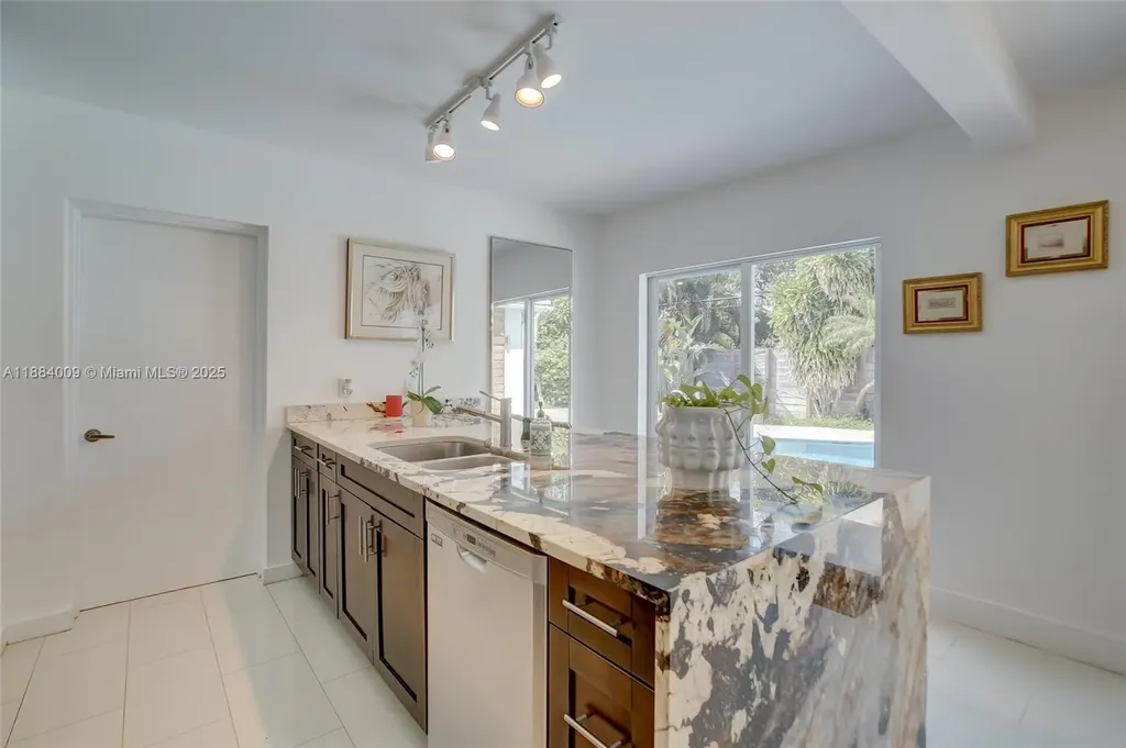 2601 NE 11th Court Fort Lauderdale FL 33304