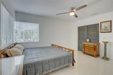 2601 NE 11th Court Fort Lauderdale FL 33304