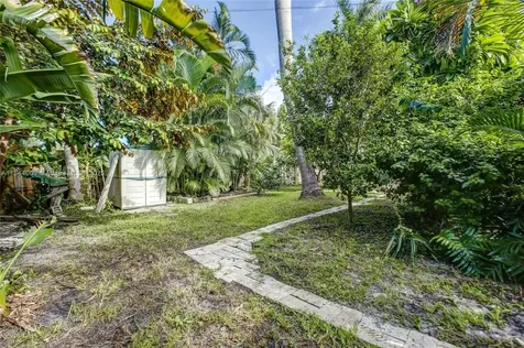 2601 NE 11th Court Fort Lauderdale FL 33304