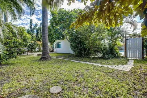 2601 NE 11th Court Fort Lauderdale FL 33304