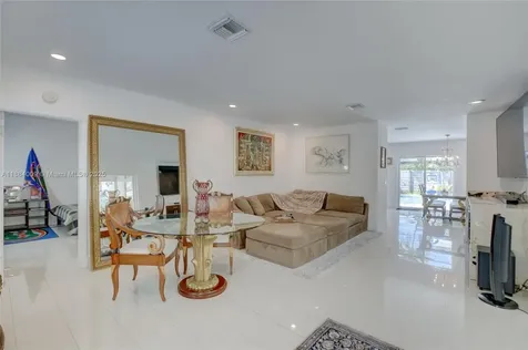 2601 NE 11th Court Fort Lauderdale FL 33304