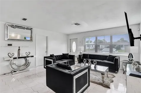 320 N 71st Avenue Hollywood FL 33024