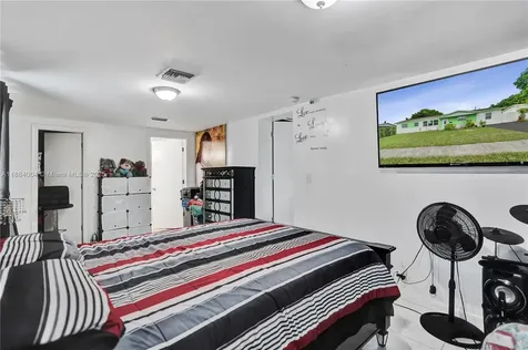 320 N 71st Avenue Hollywood FL 33024