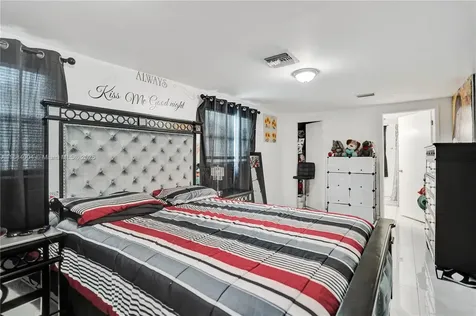 320 N 71st Avenue Hollywood FL 33024