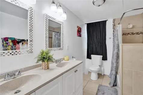 320 N 71st Avenue Hollywood FL 33024