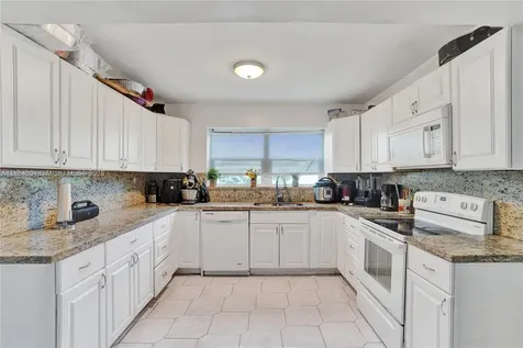 320 N 71st Avenue Hollywood FL 33024
