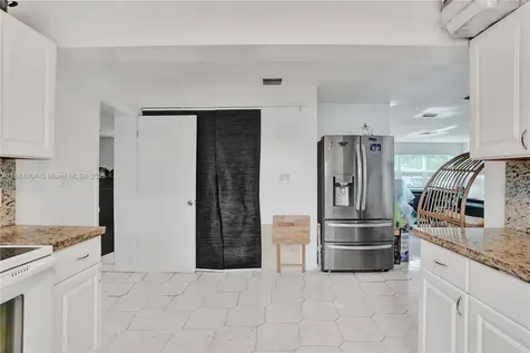 320 N 71st Avenue Hollywood FL 33024