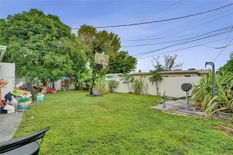320 N 71st Avenue Hollywood FL 33024