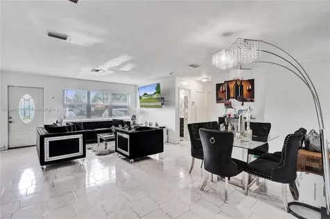 320 N 71st Avenue Hollywood FL 33024